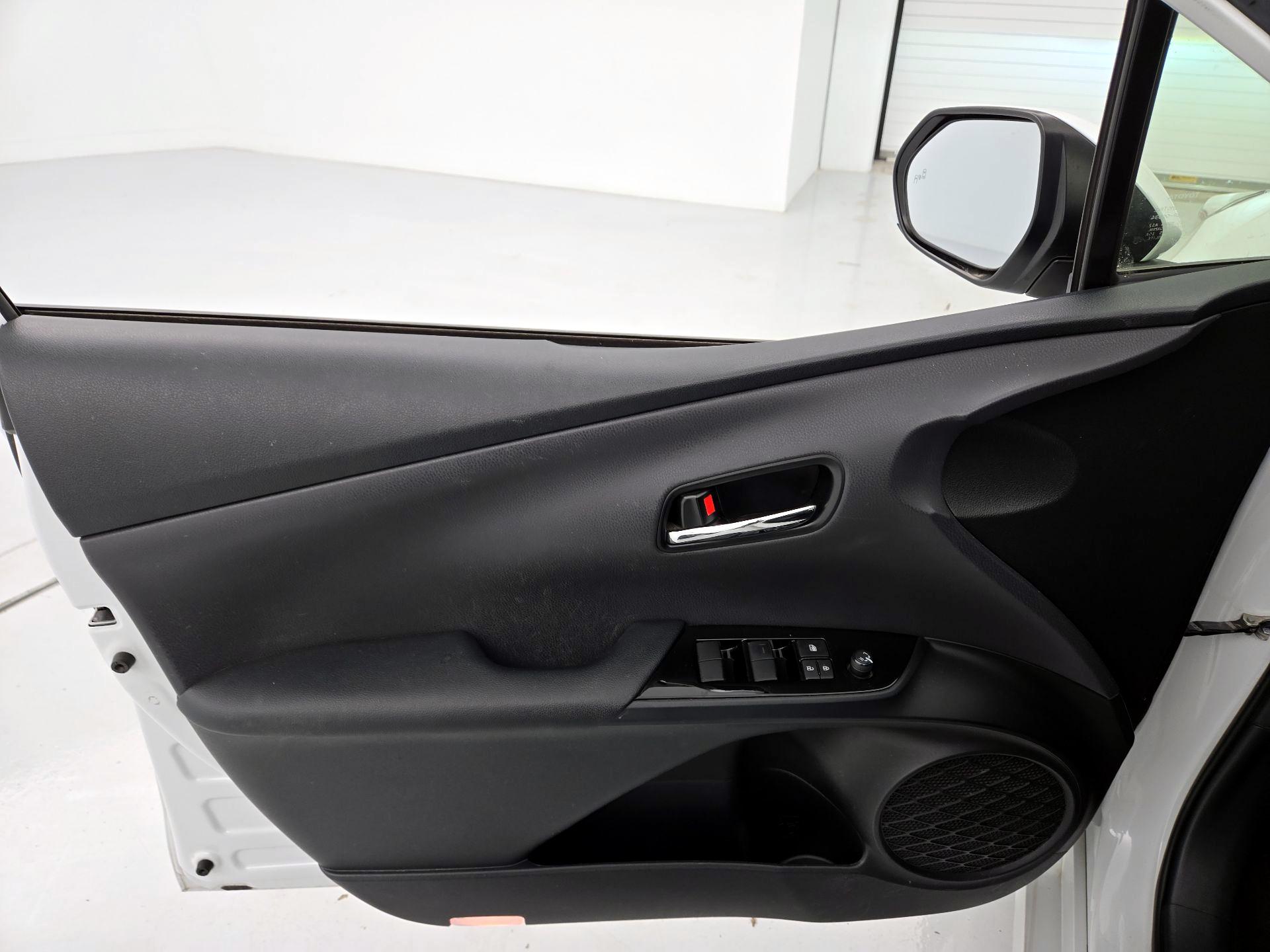 Thumbnail: 2021 Toyota Prius - 12