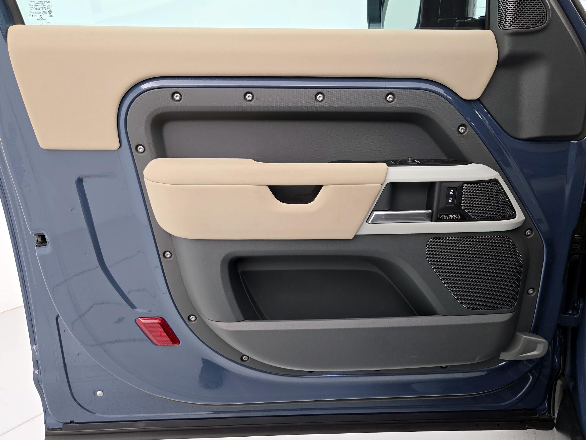 Thumbnail: 2023 Land Rover Defender - 12