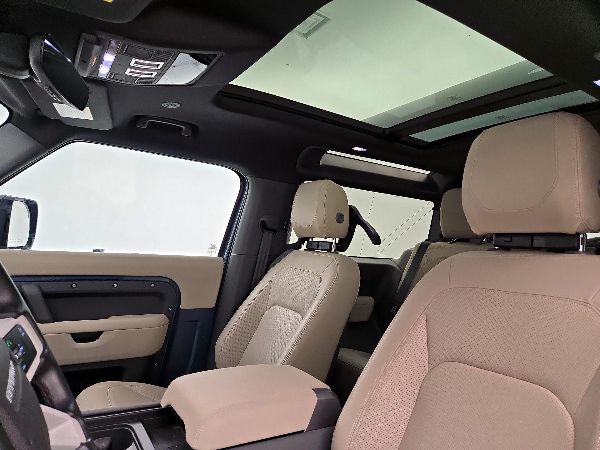 Thumbnail: 2023 Land Rover Defender - 20