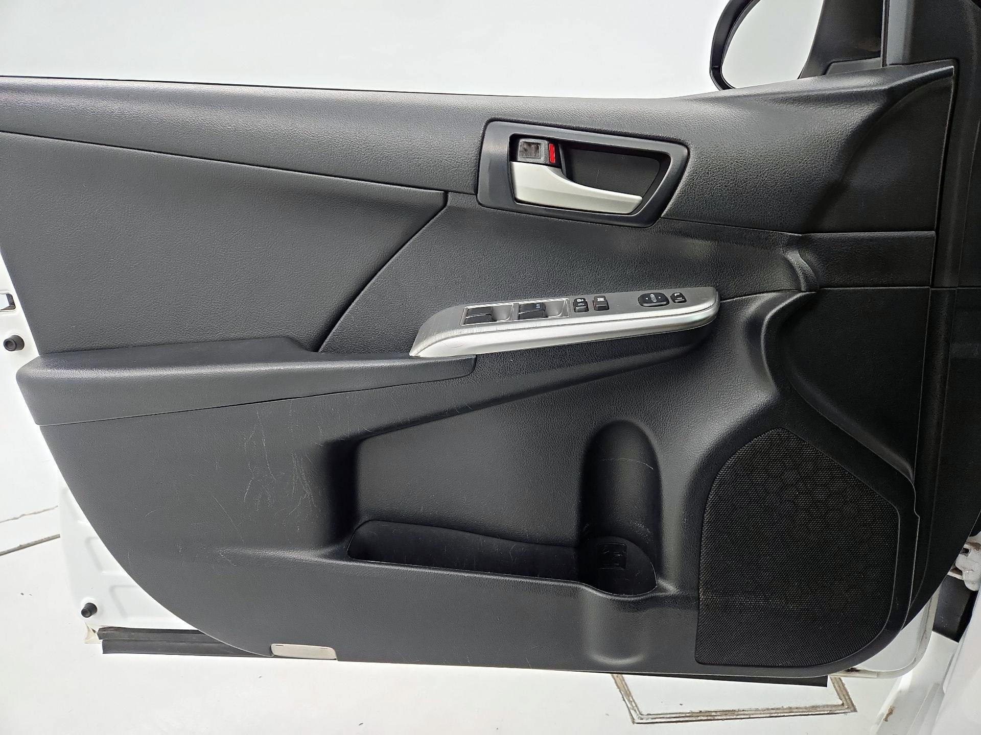 Thumbnail: 2014 Toyota Camry - 12