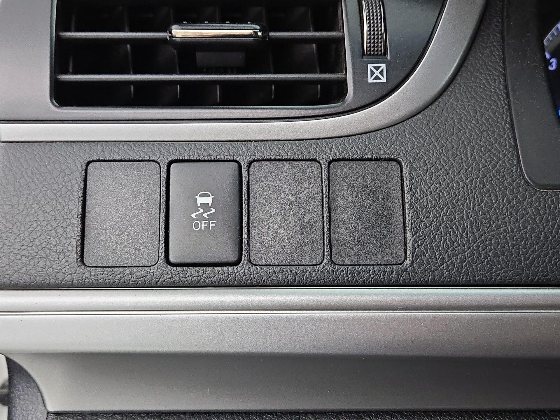 Thumbnail: 2014 Toyota Camry - 13