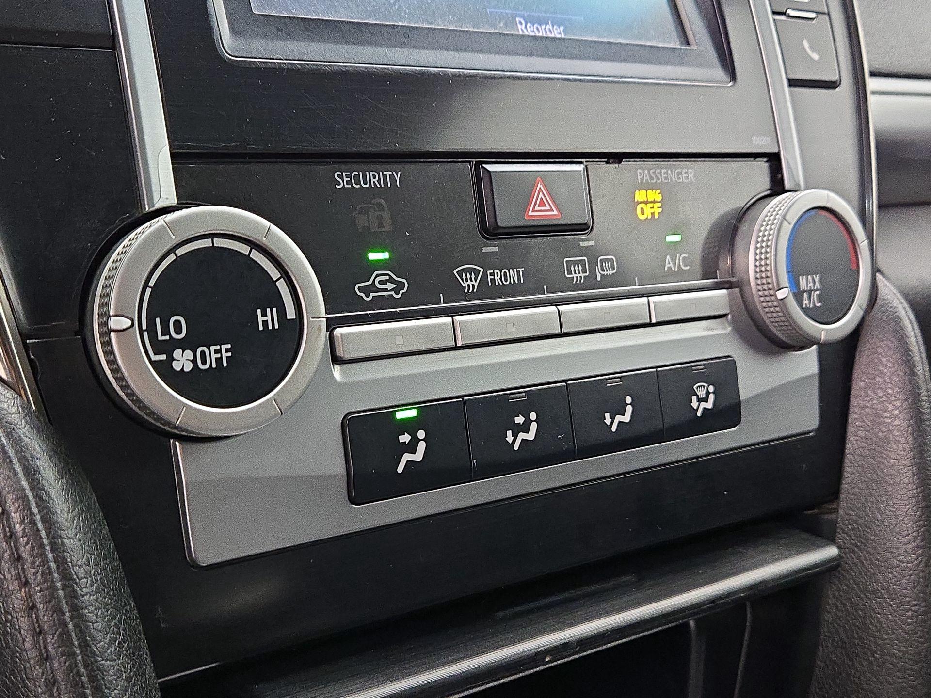 Thumbnail: 2014 Toyota Camry - 16