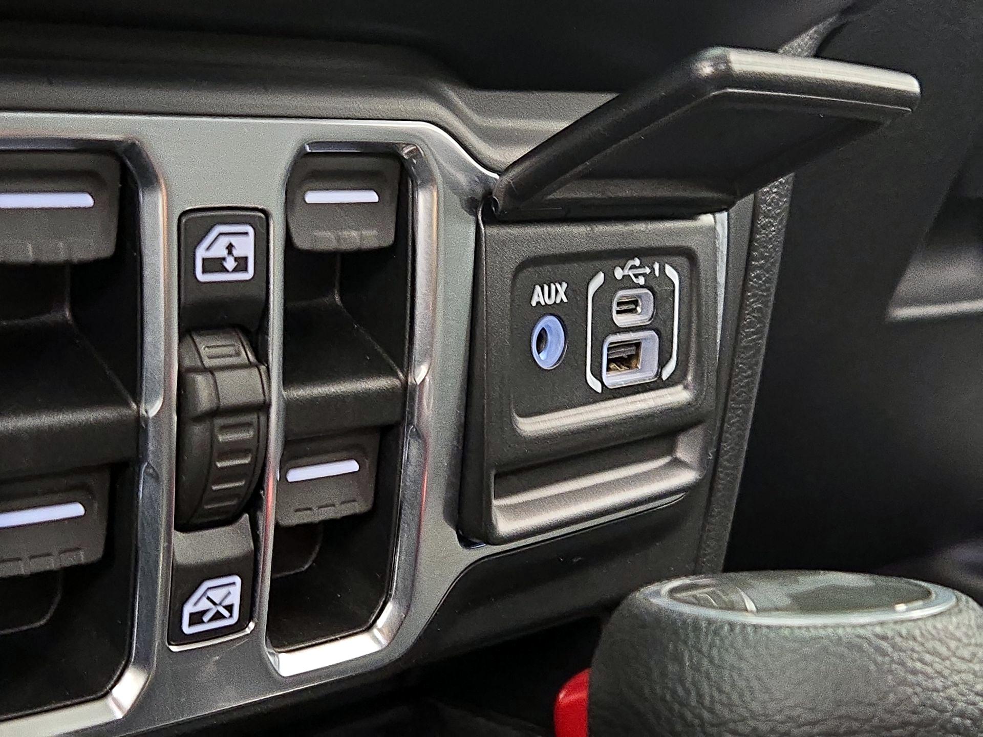 Thumbnail: 2020 Jeep Wrangler - 18
