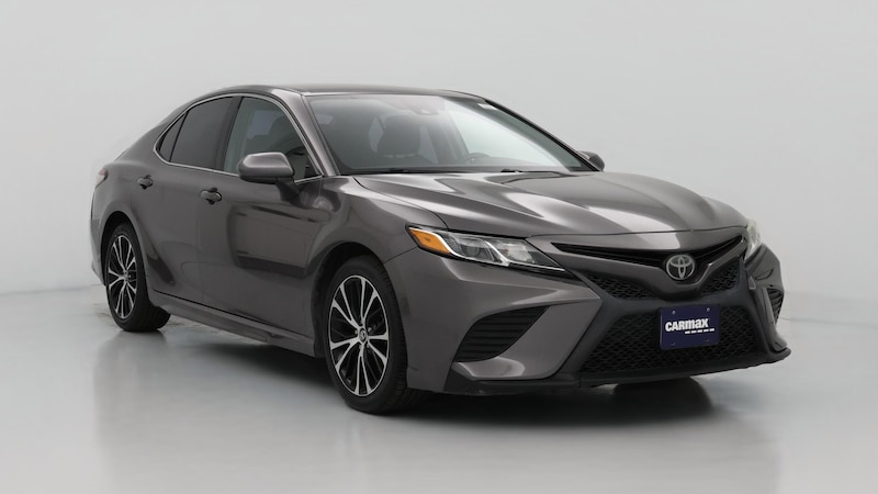 2019 Toyota Camry SE Hero Image