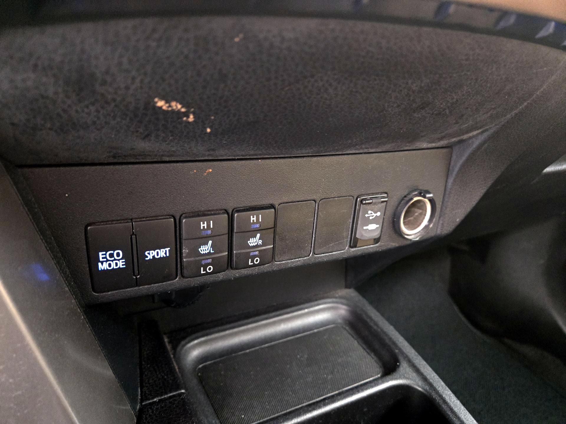 Thumbnail: 2016 Toyota RAV4 - 19