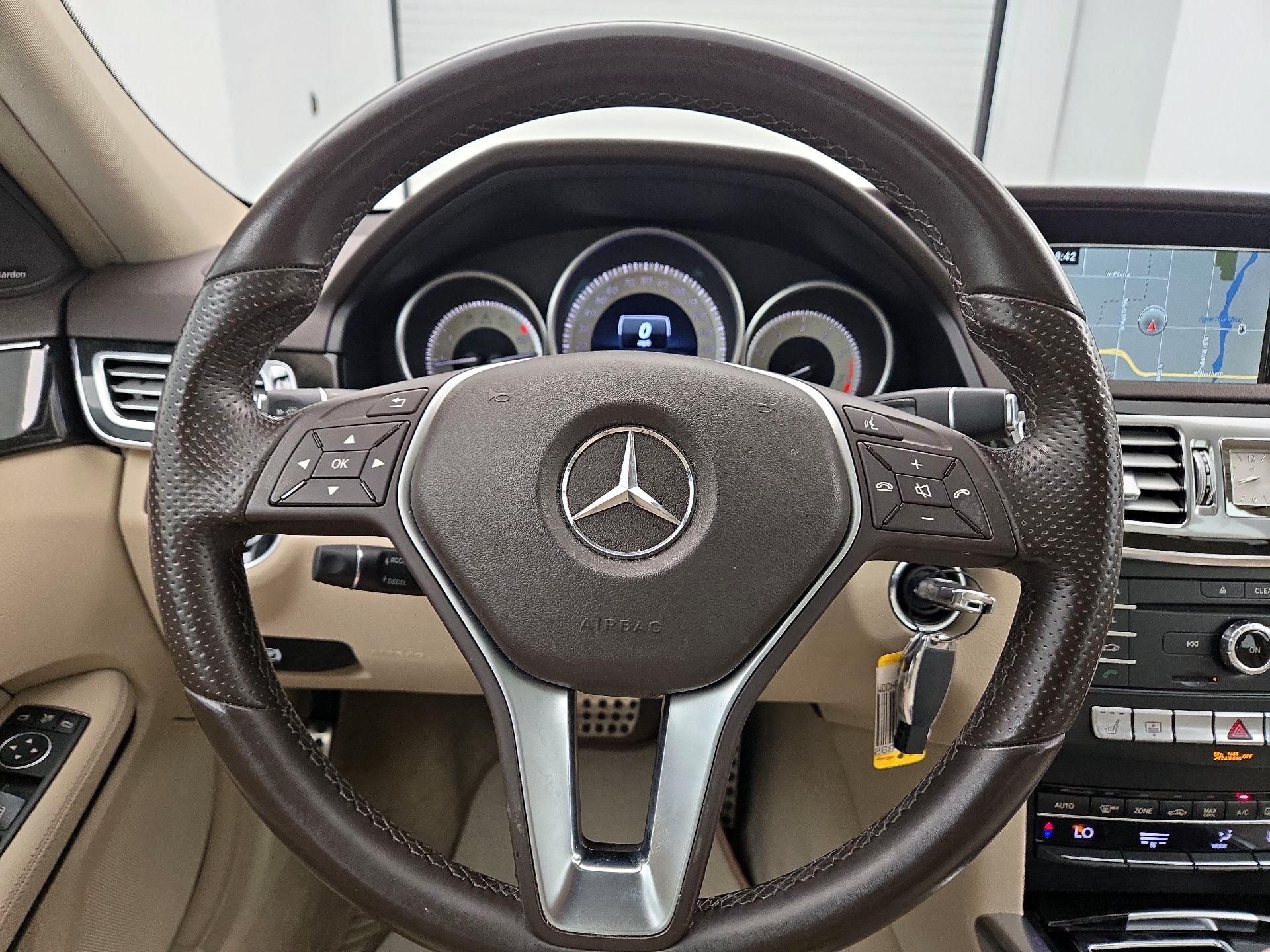Thumbnail: 2016 Mercedes-Benz E-Class - 10