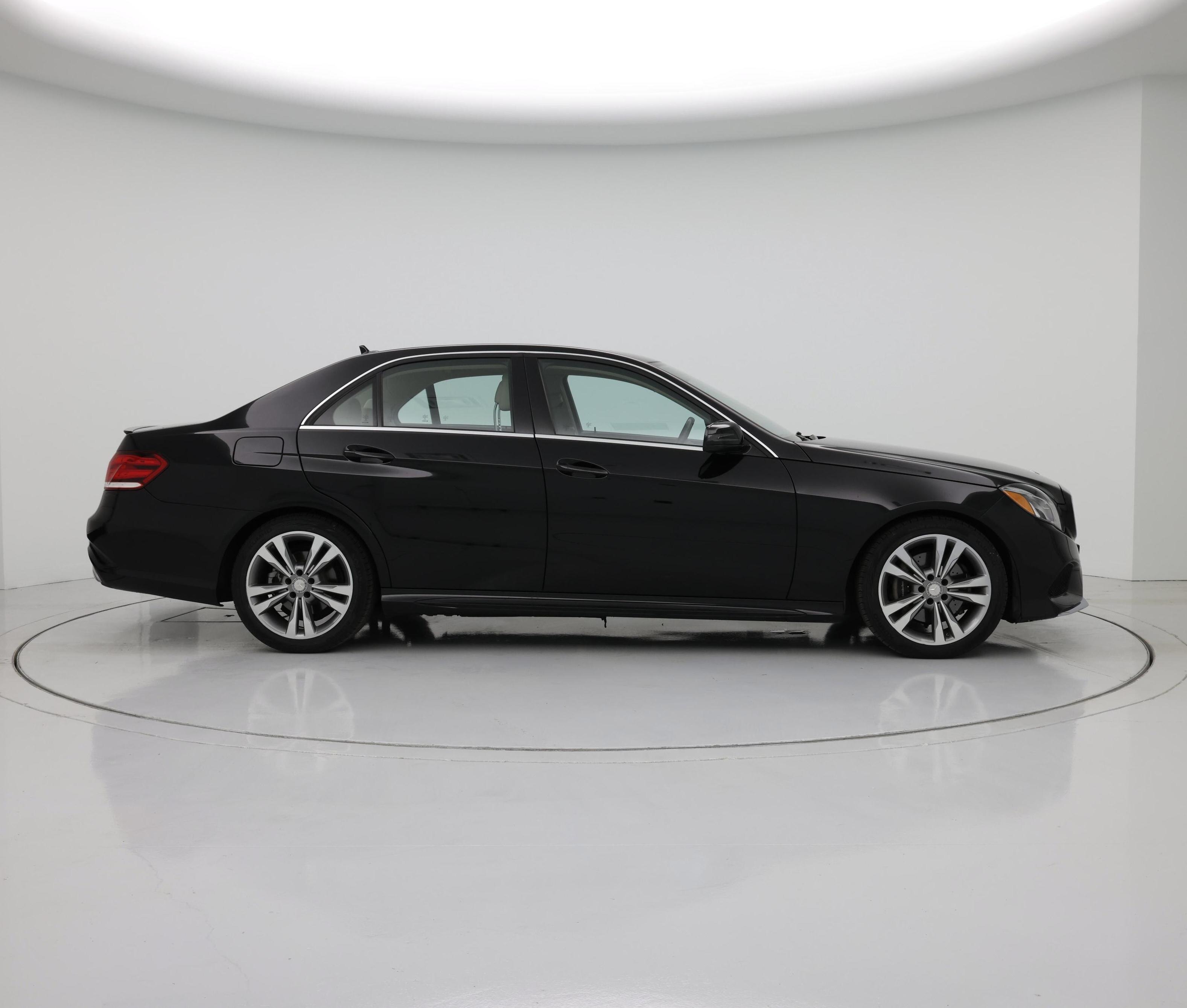 Thumbnail: 2016 Mercedes-Benz E-Class - 7