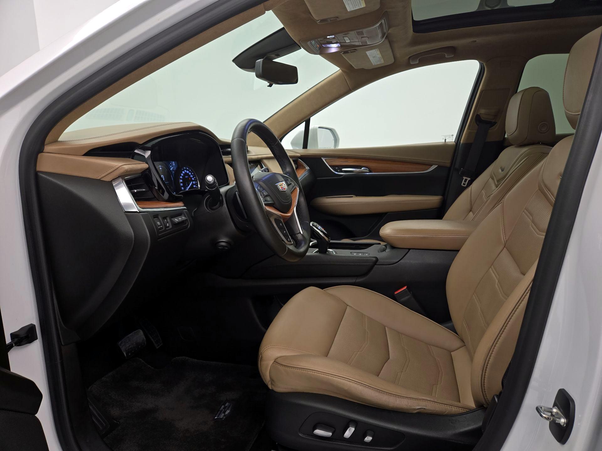Thumbnail: 2018 Cadillac XT5 - 11