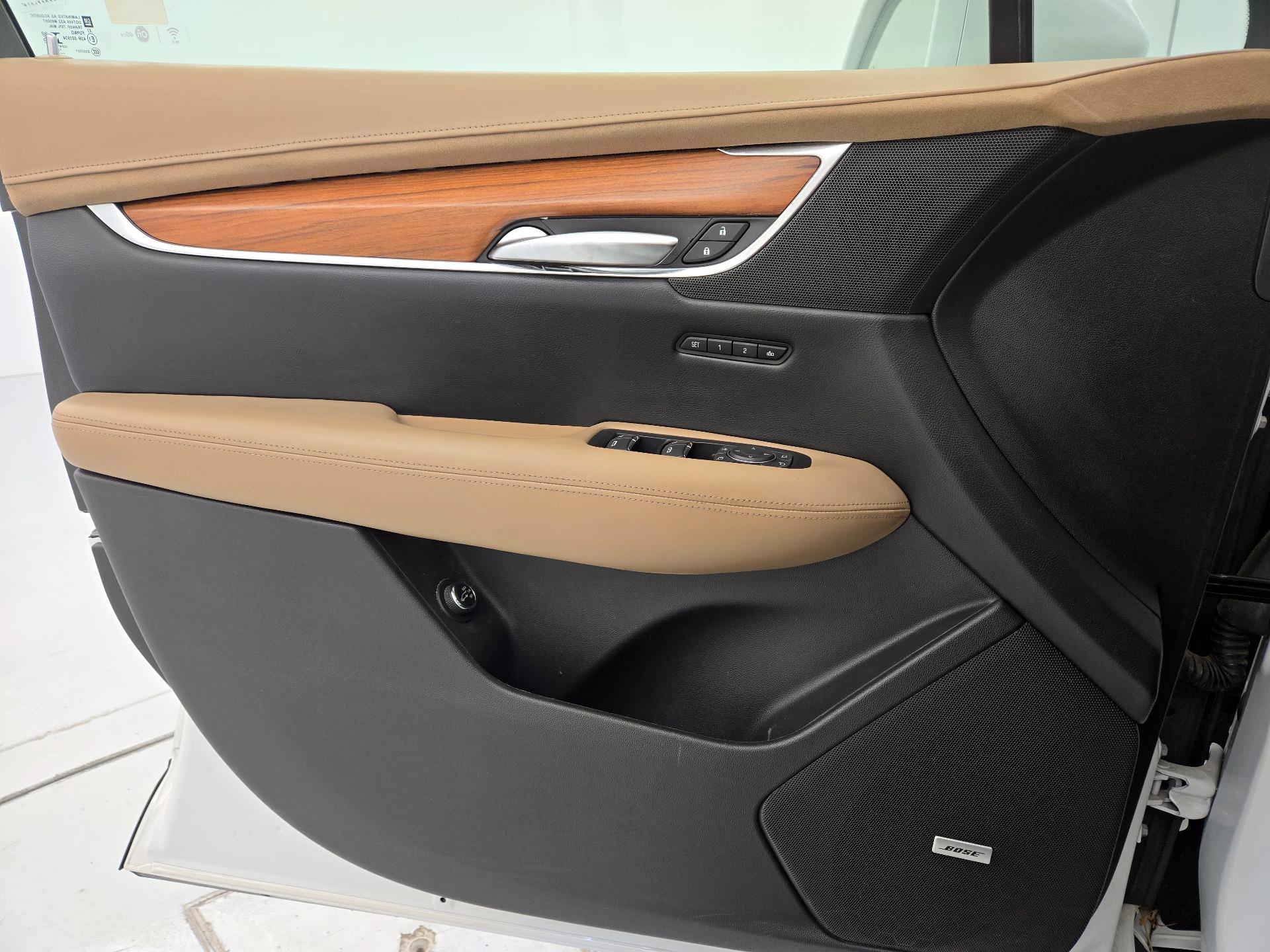 Thumbnail: 2018 Cadillac XT5 - 12