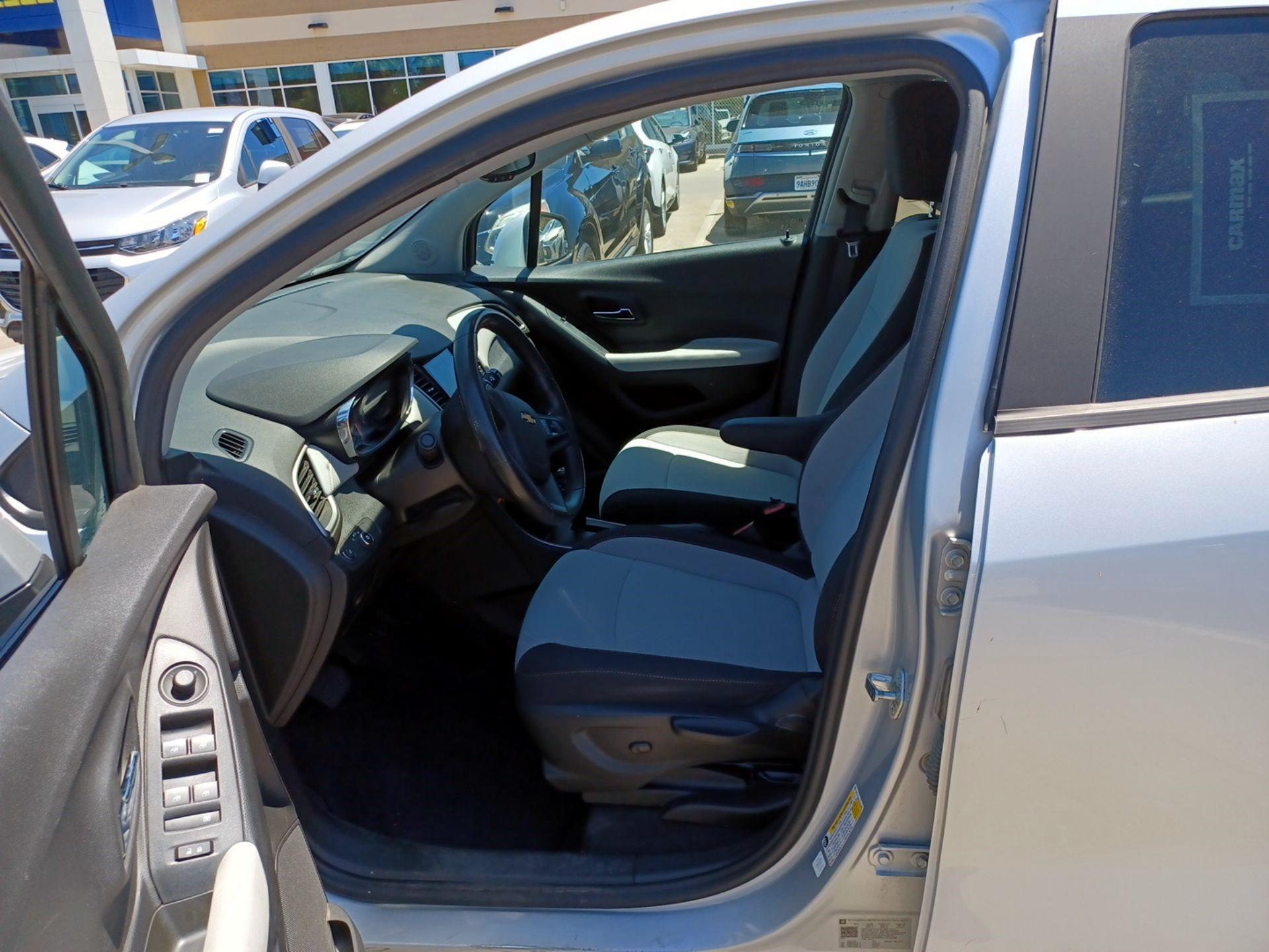Thumbnail: 2020 Chevrolet Trax - 9