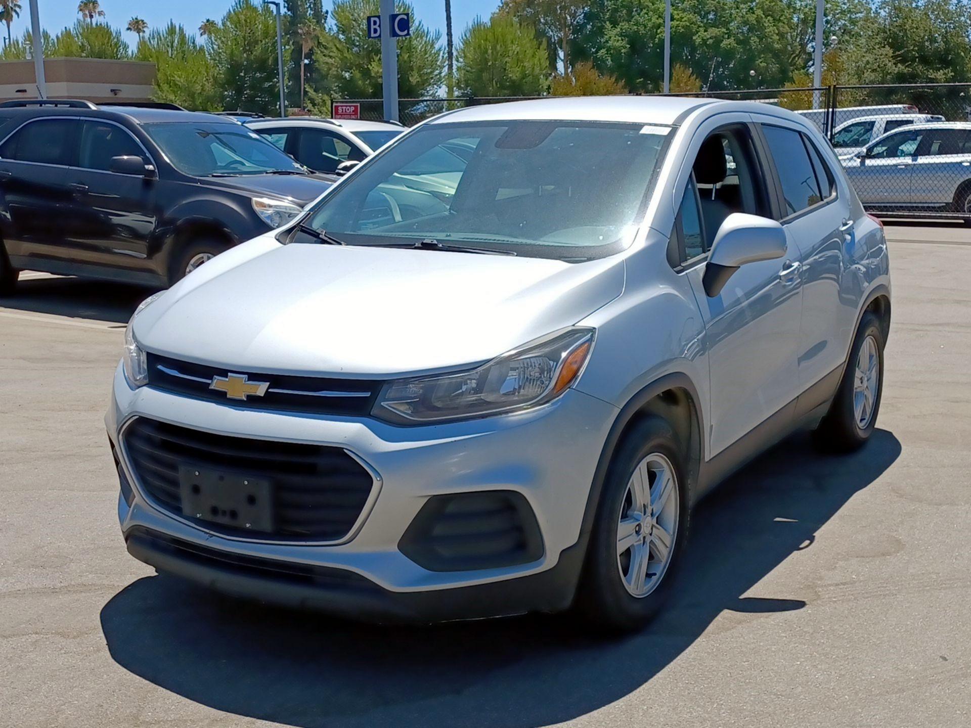Thumbnail: 2020 Chevrolet Trax - 3