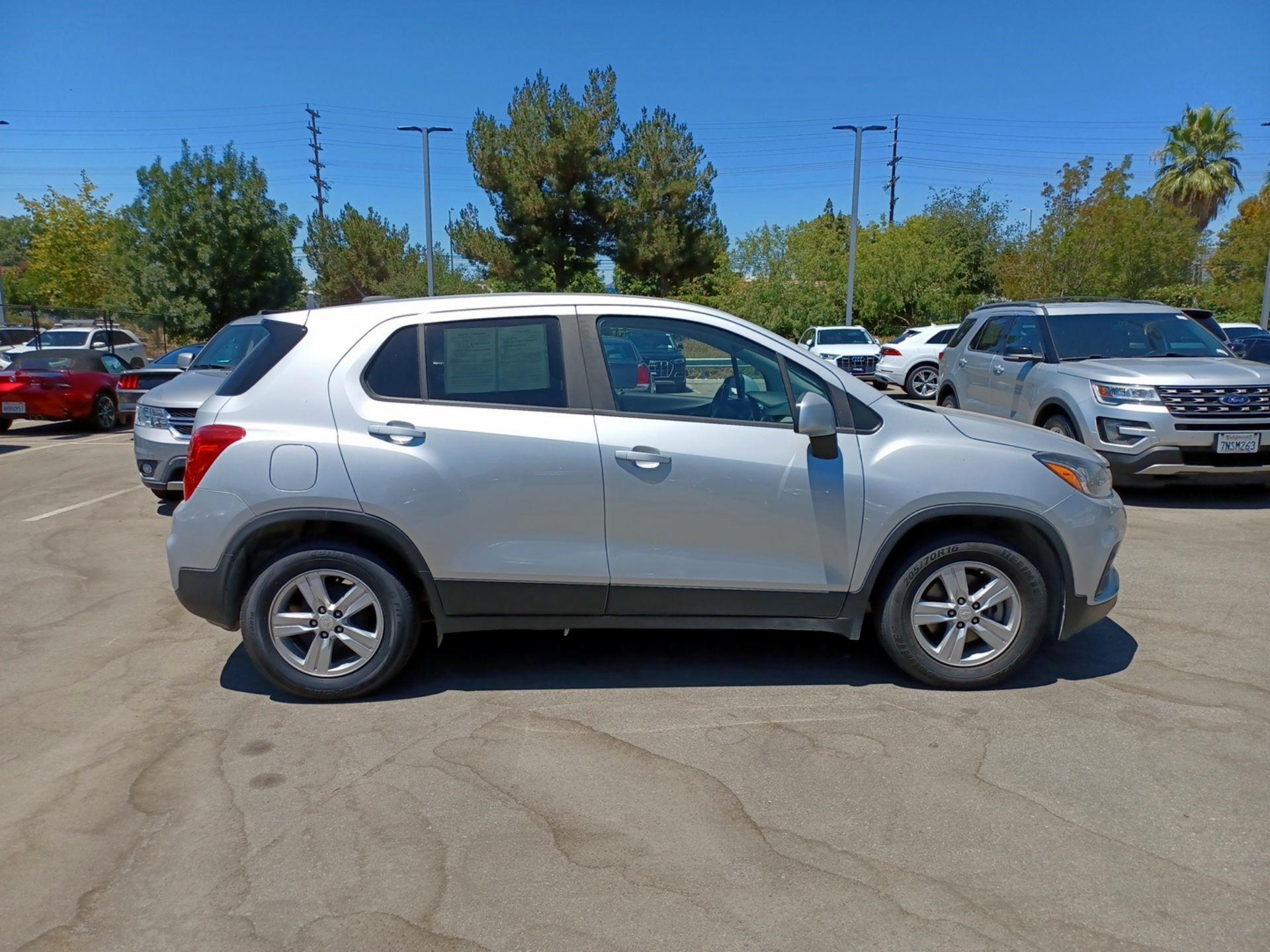 Thumbnail: 2020 Chevrolet Trax - 4