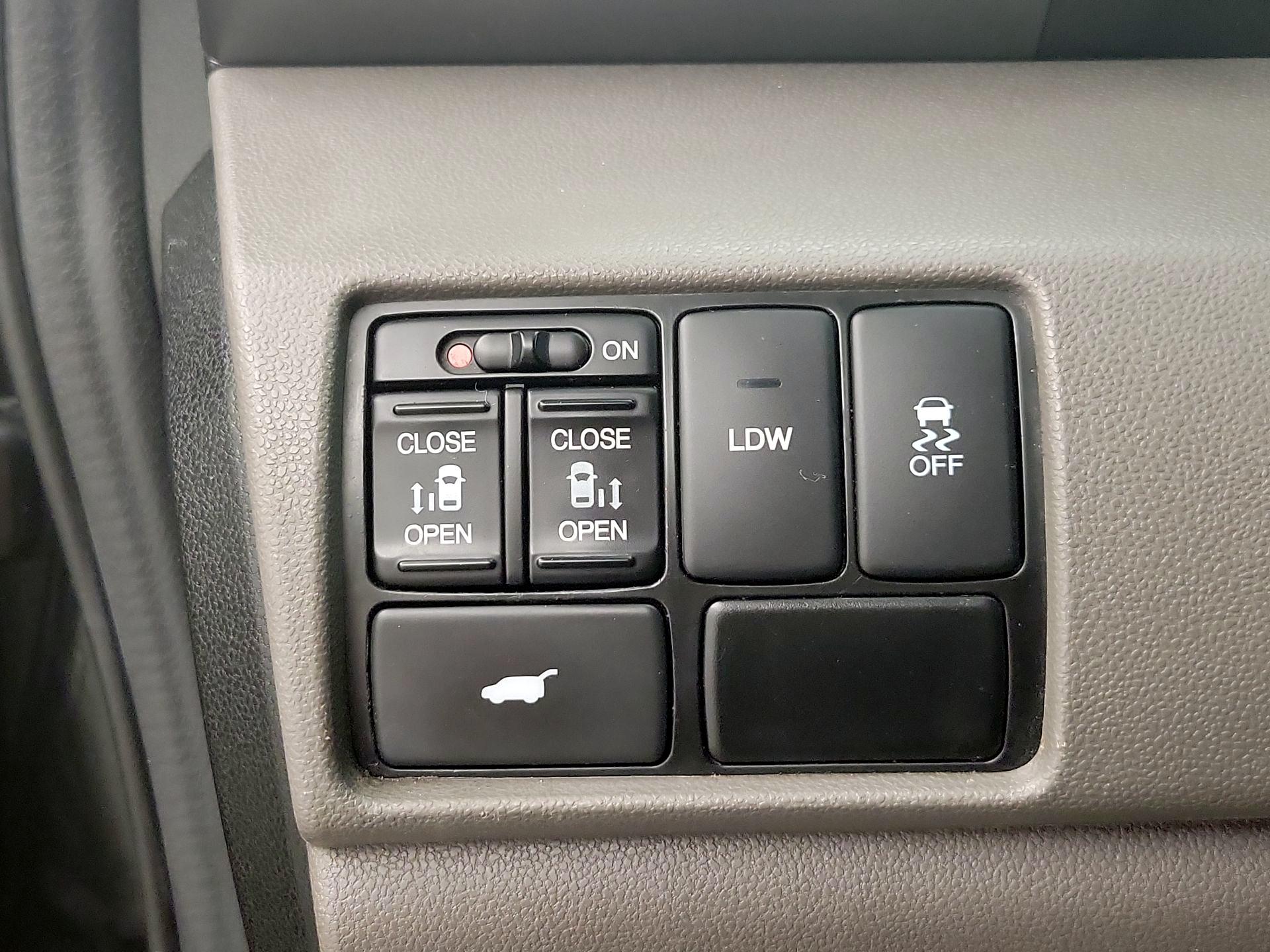 Thumbnail: 2014 Honda Odyssey - 13