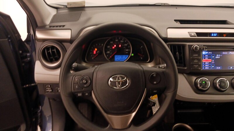 2013 Toyota RAV4 LE 10