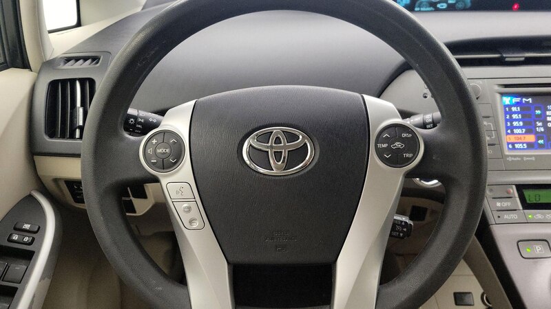 2015 Toyota Prius Two 10