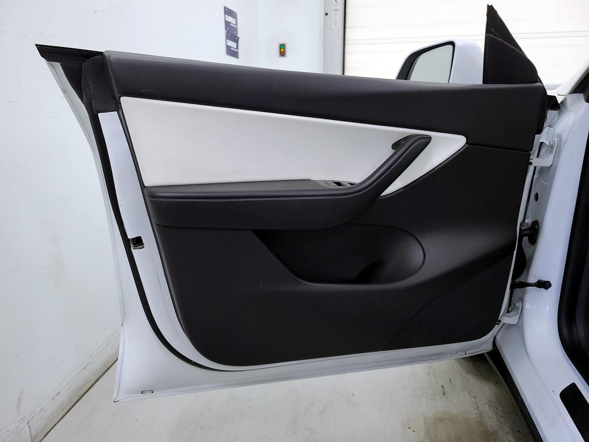 Thumbnail: 2021 Tesla Model Y - 12