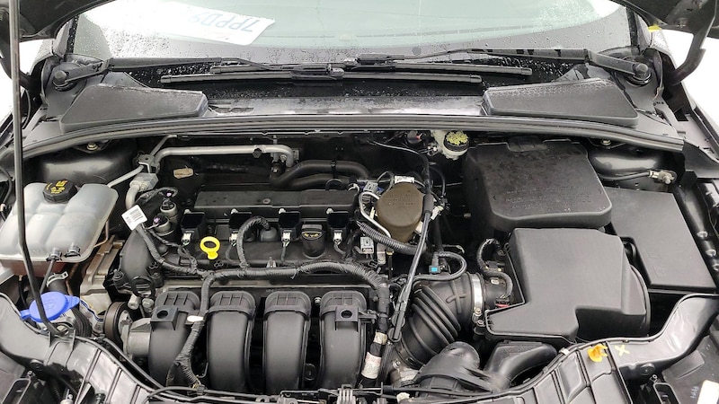 2016 Ford Focus SE 19