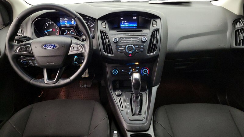 2016 Ford Focus SE 8