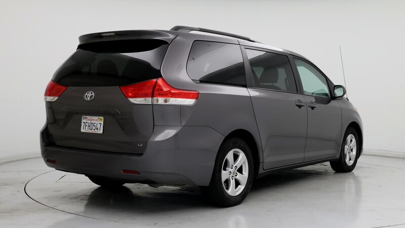 2014 Toyota Sienna LE 8