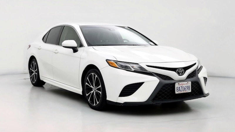 2018 Toyota Camry SE Hero Image