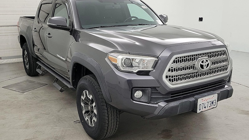 2017 Toyota Tacoma TRD Off-Road Hero Image