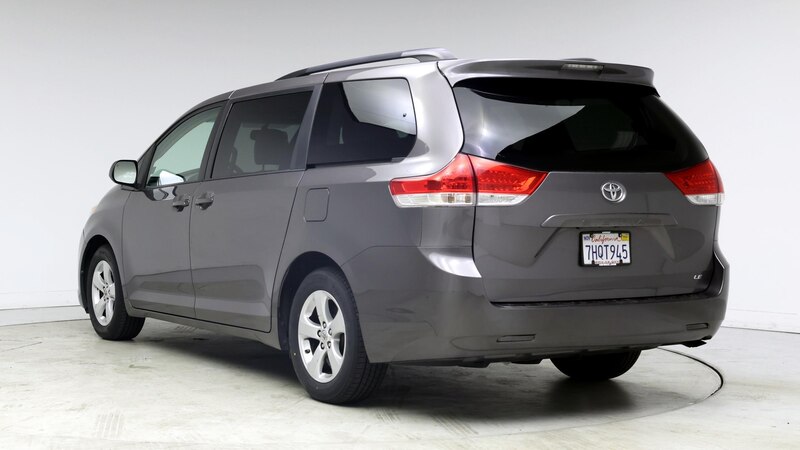 2014 Toyota Sienna LE 2