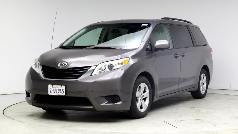 2014 Toyota Sienna LE 4