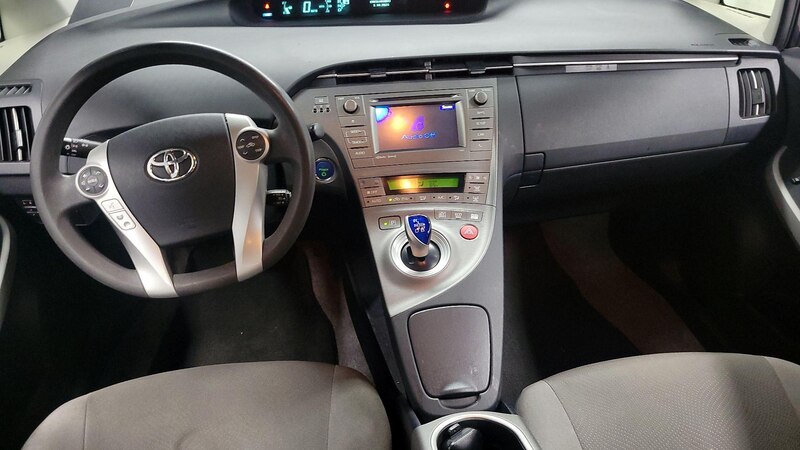 2013 Toyota Prius Three 9