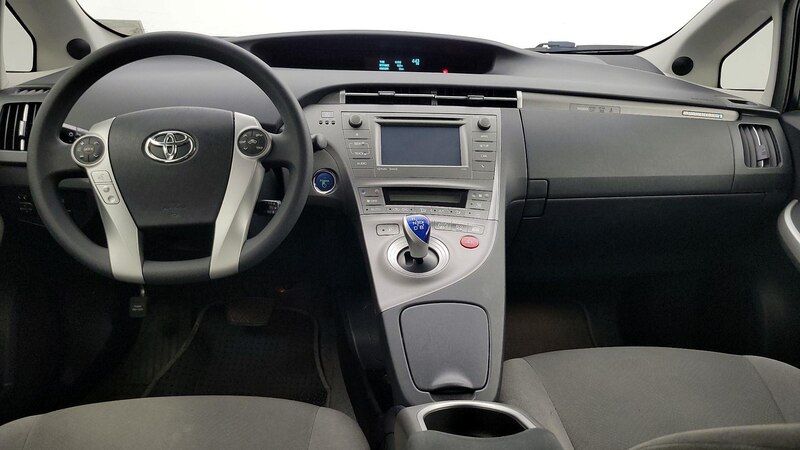 2014 Toyota Prius Plug-in 9