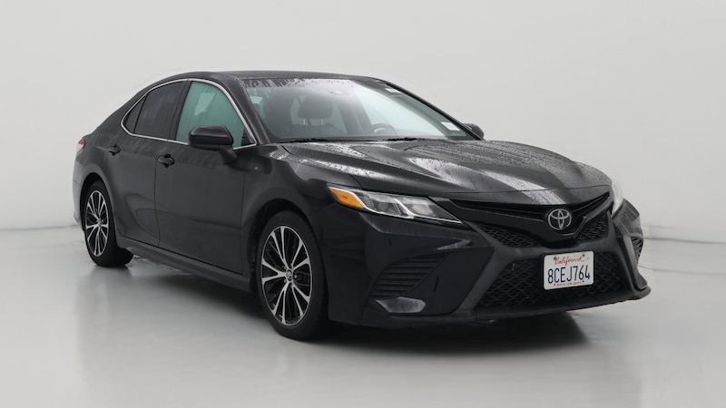 2018 Toyota Camry SE Hero Image