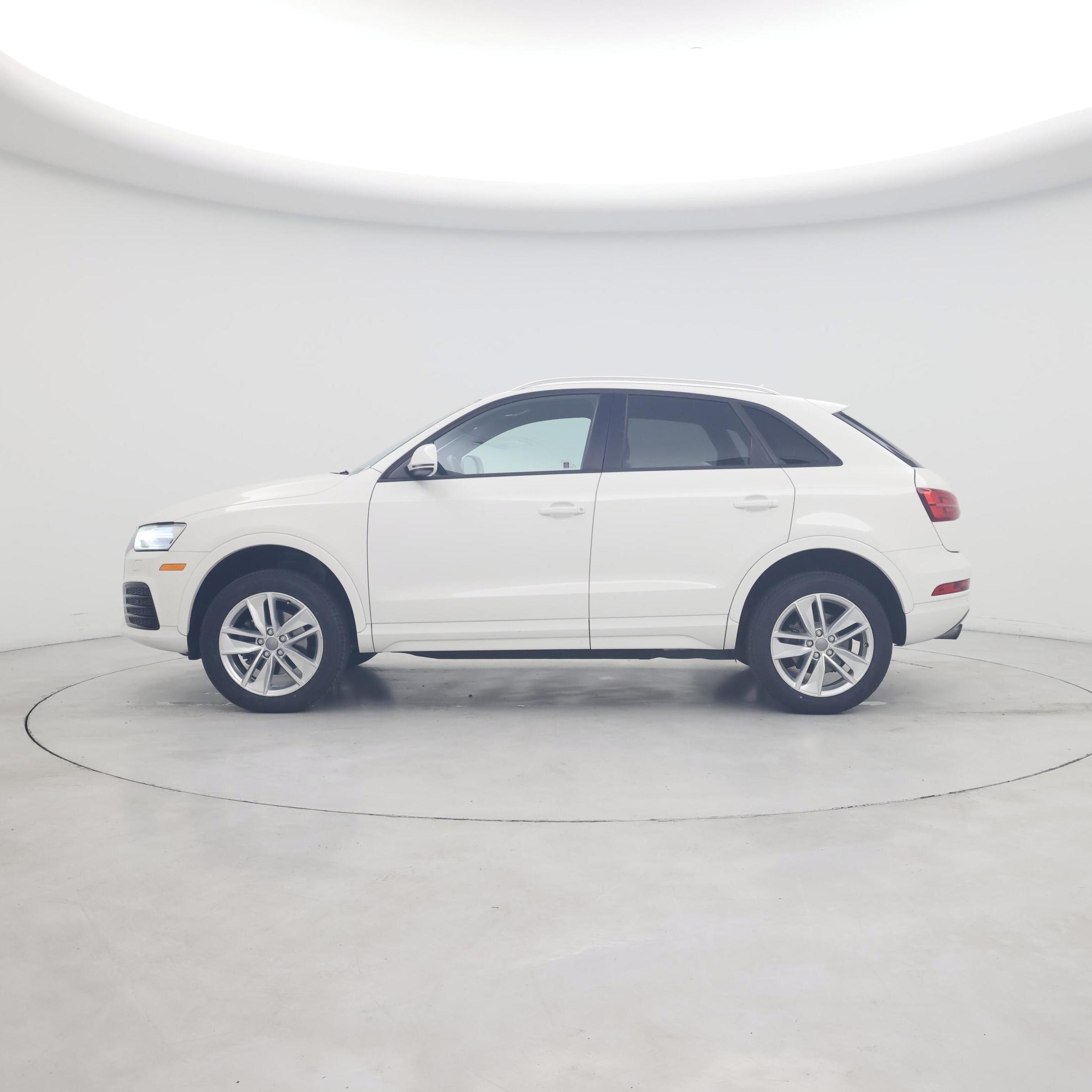 Thumbnail: 2018 Audi Q3 - 3