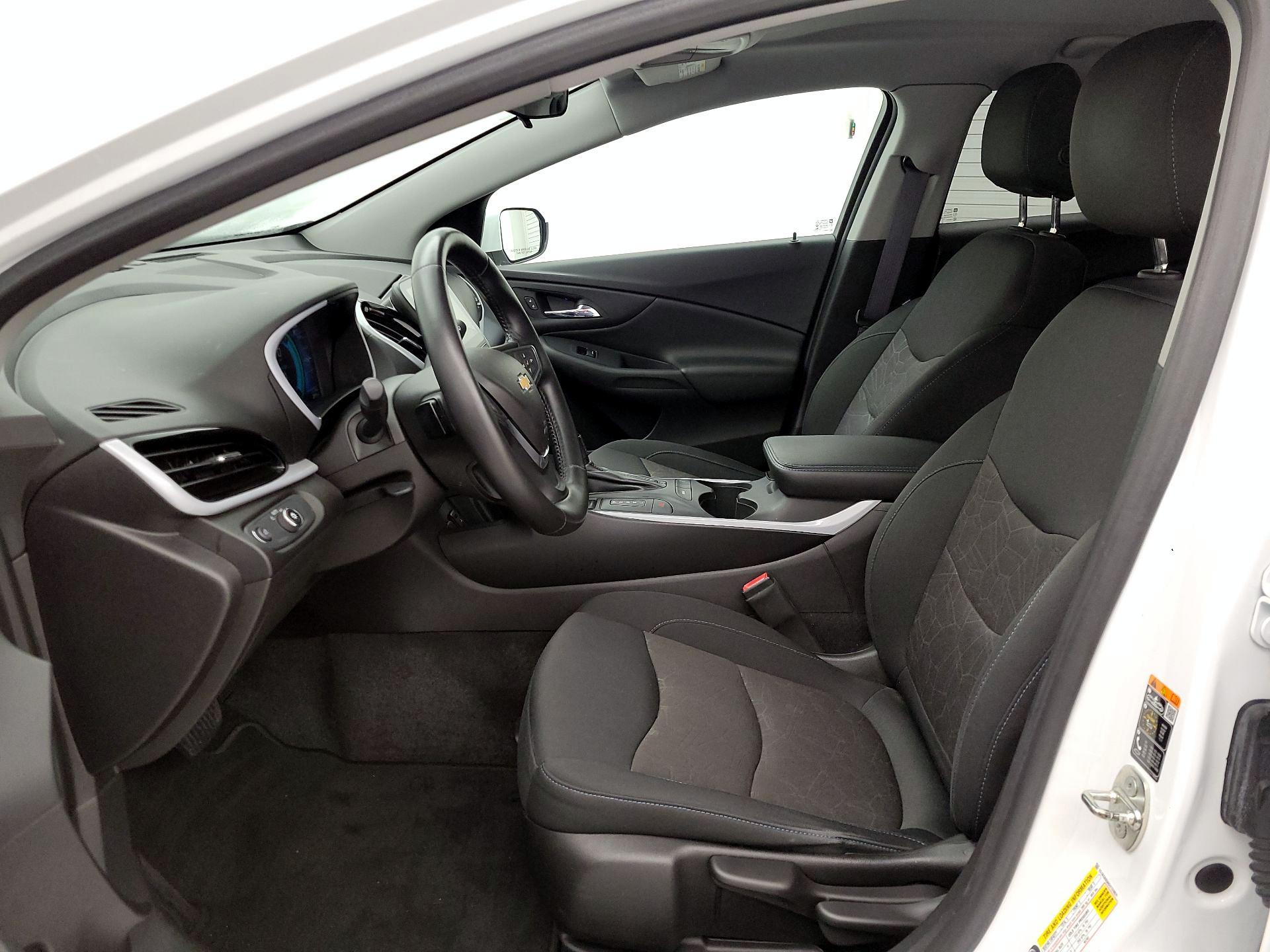 Thumbnail: 2016 Chevrolet Volt - 11