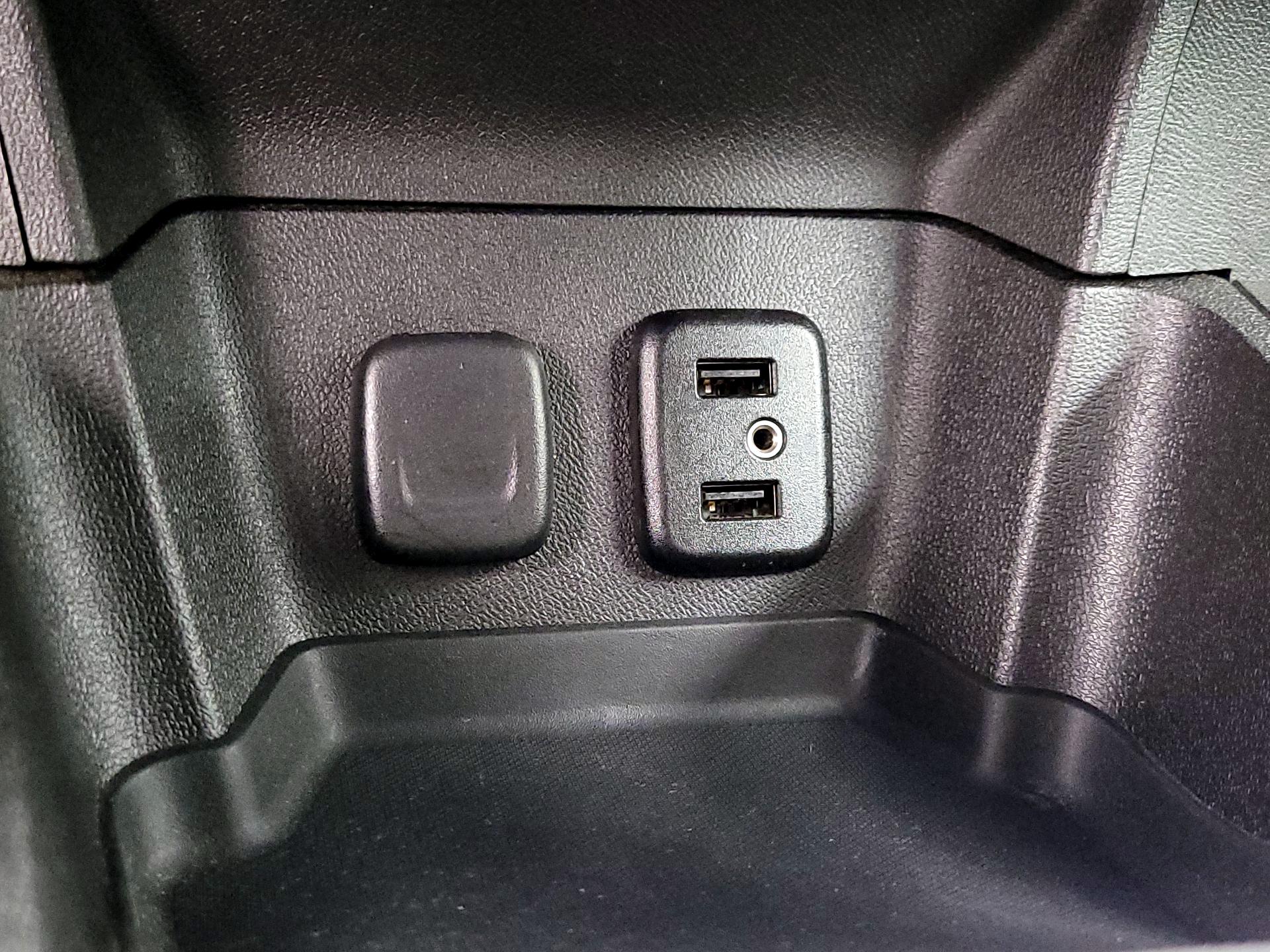 Thumbnail: 2016 Chevrolet Volt - 18