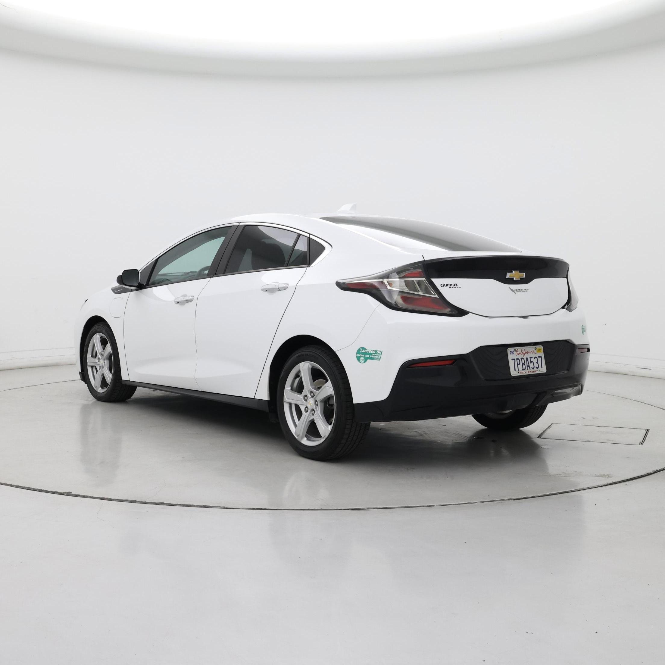 Thumbnail: 2016 Chevrolet Volt - 2