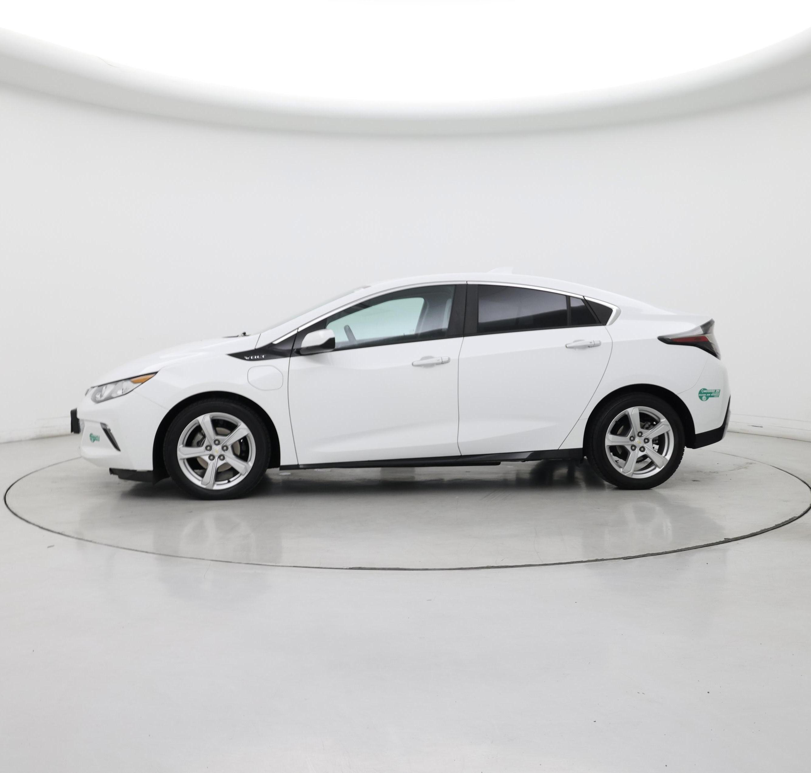 Thumbnail: 2016 Chevrolet Volt - 3