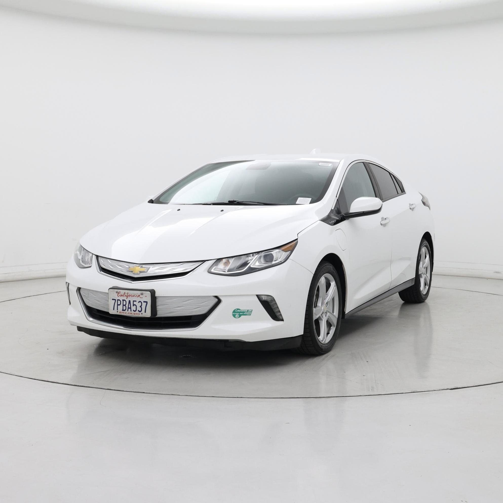Thumbnail: 2016 Chevrolet Volt - 4