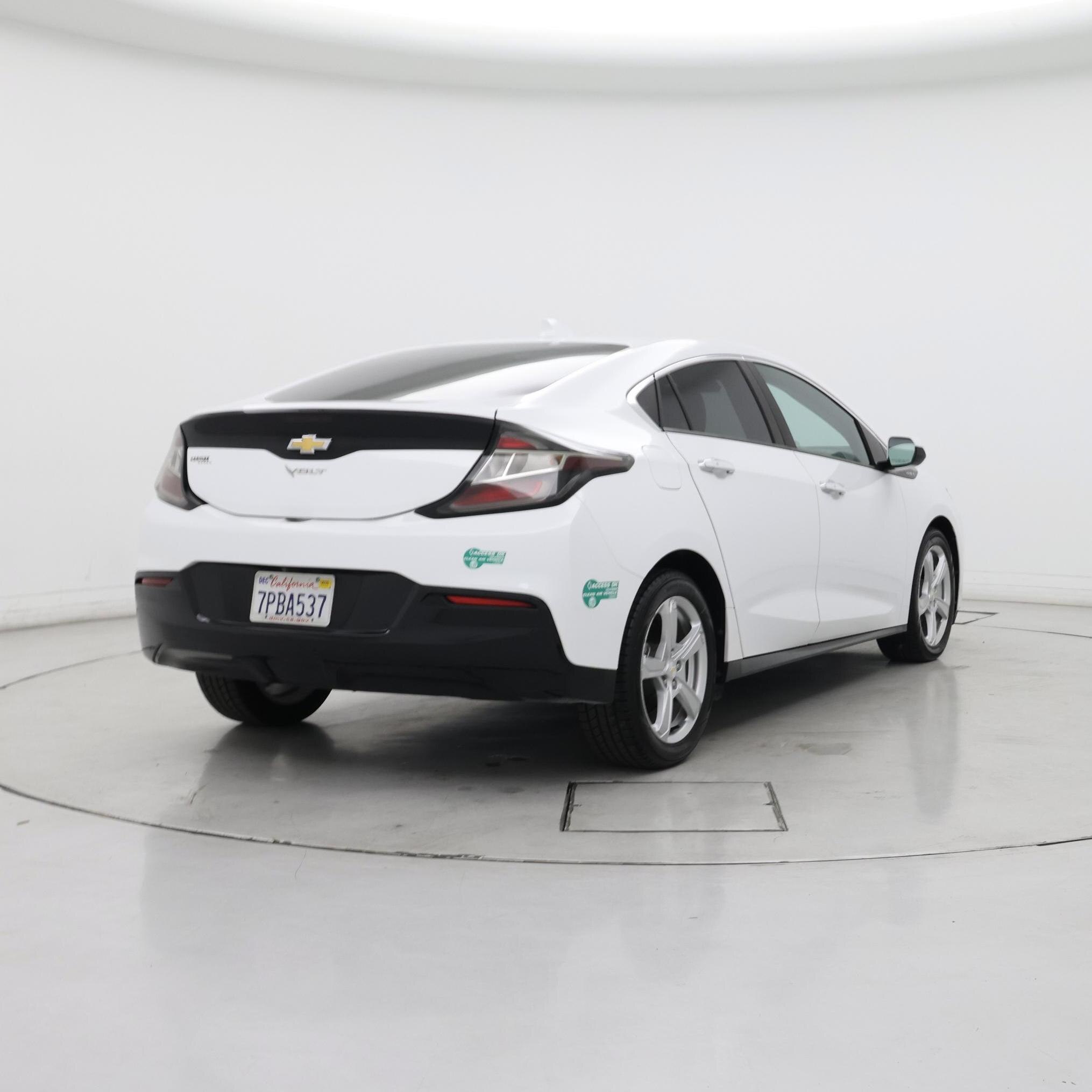 Thumbnail: 2016 Chevrolet Volt - 8