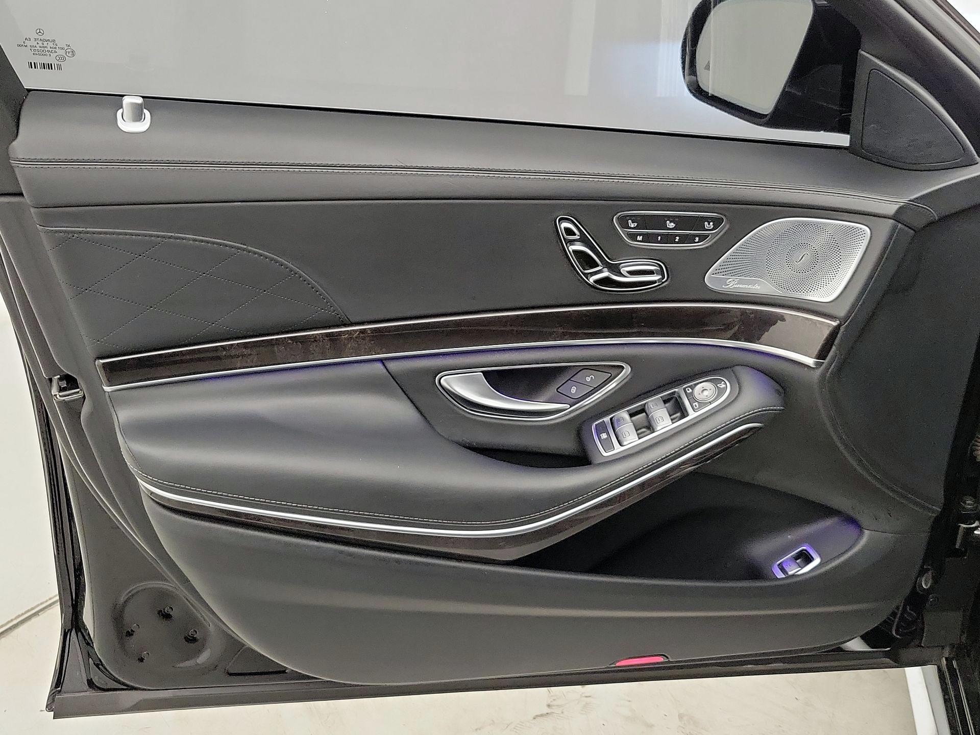 Thumbnail: 2016 Mercedes-Benz S-Class - 12