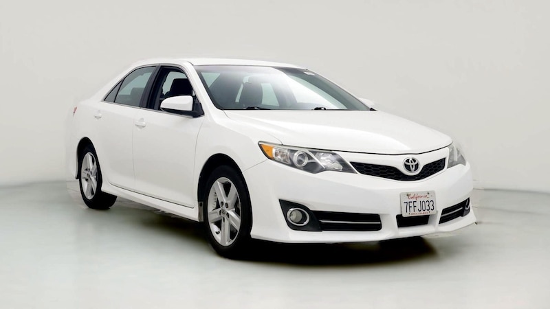 2014 Toyota Camry SE Hero Image