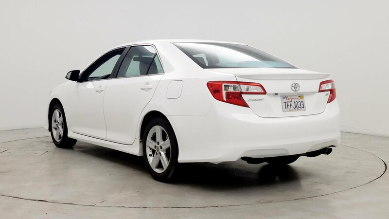 2014 Toyota Camry SE 2