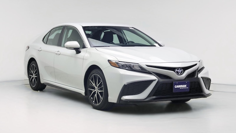 2024 Toyota Camry SE Hero Image