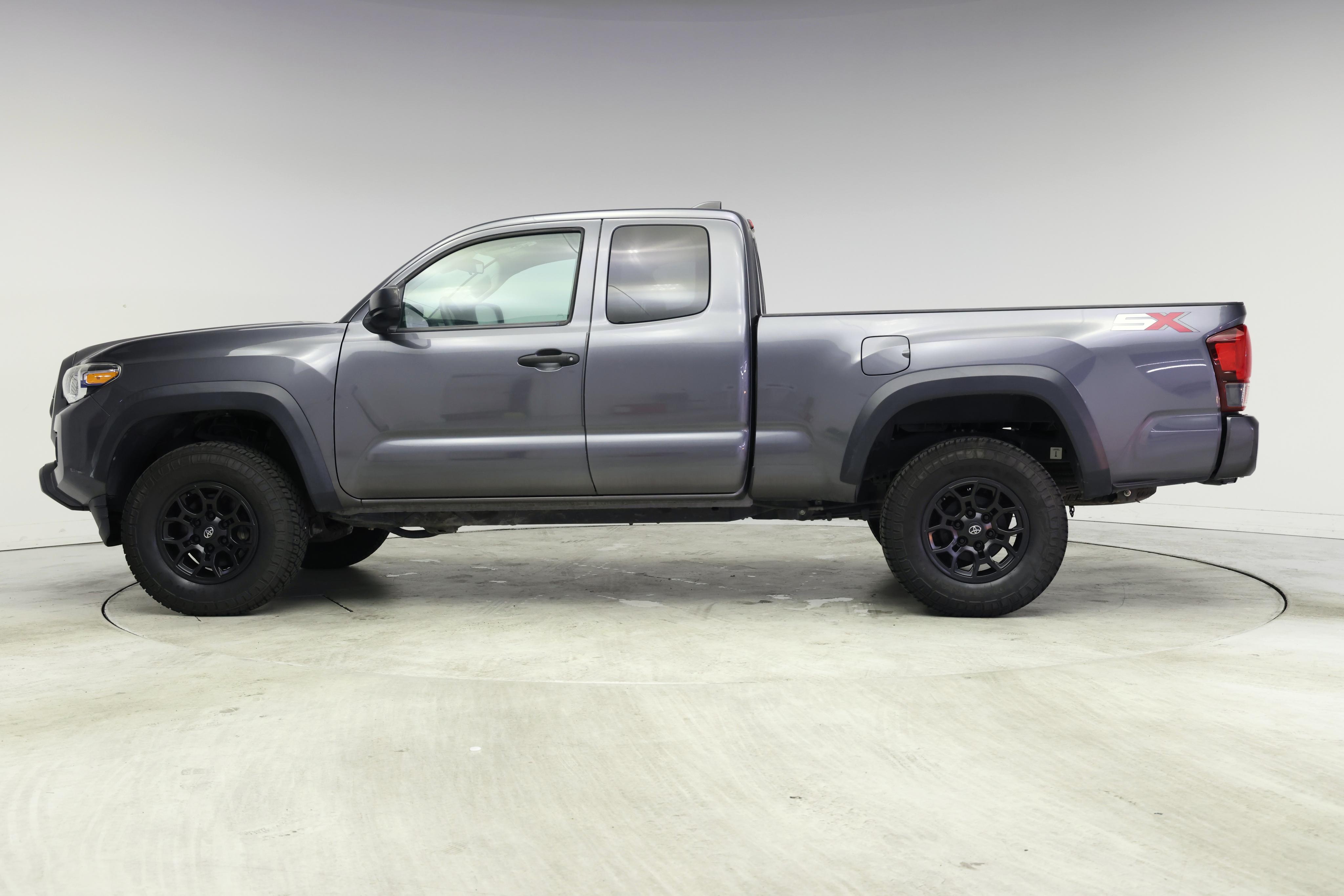 Thumbnail: 2020 Toyota Tacoma - 3