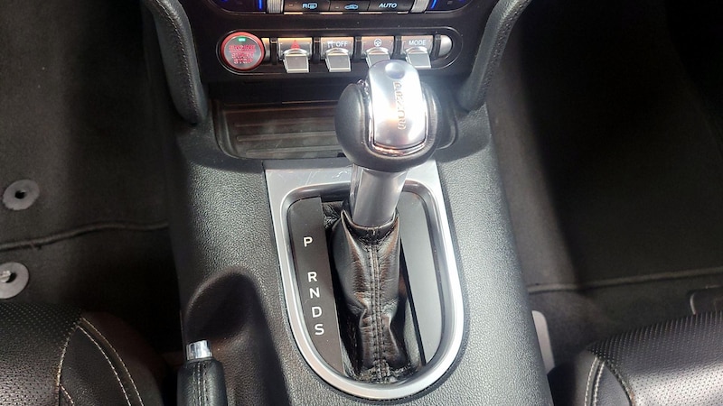 2022 Ford Mustang  16