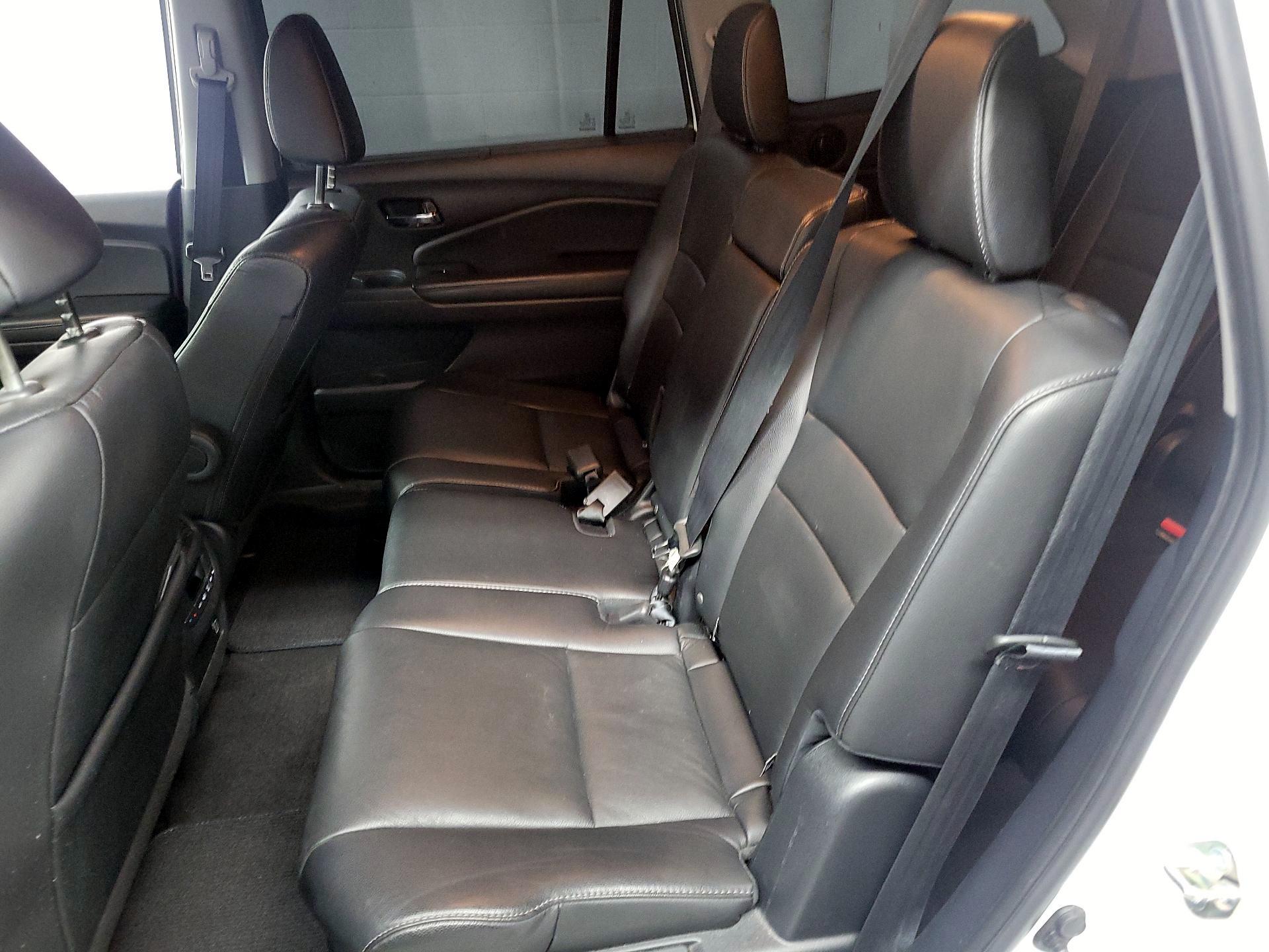 Thumbnail: 2020 Honda Pilot - 16