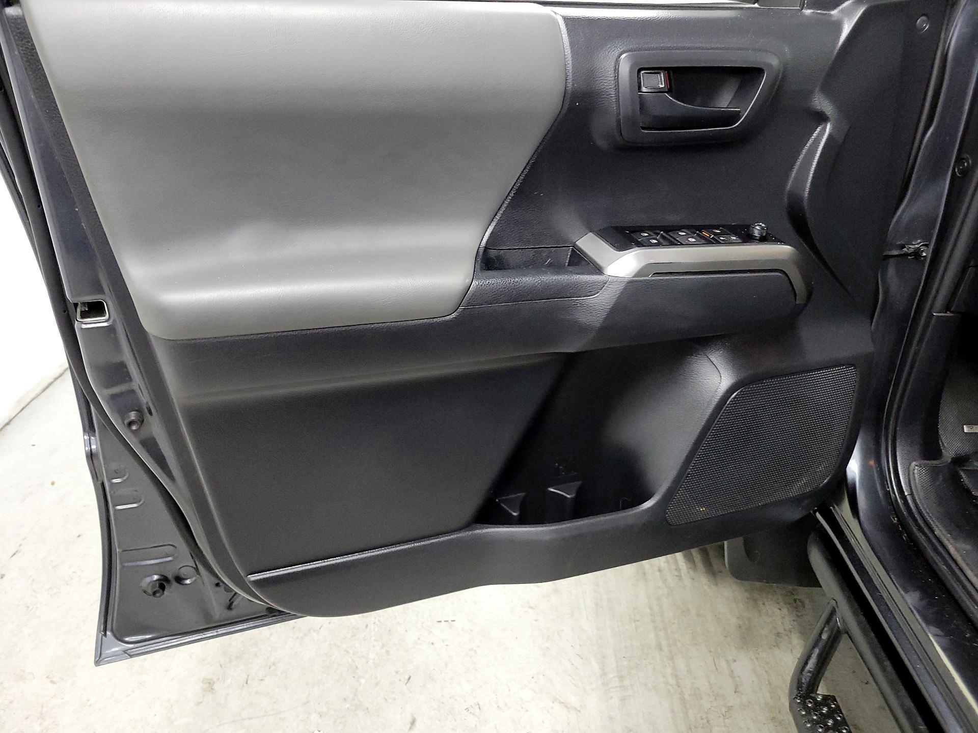 Thumbnail: 2023 Toyota Tacoma - 12