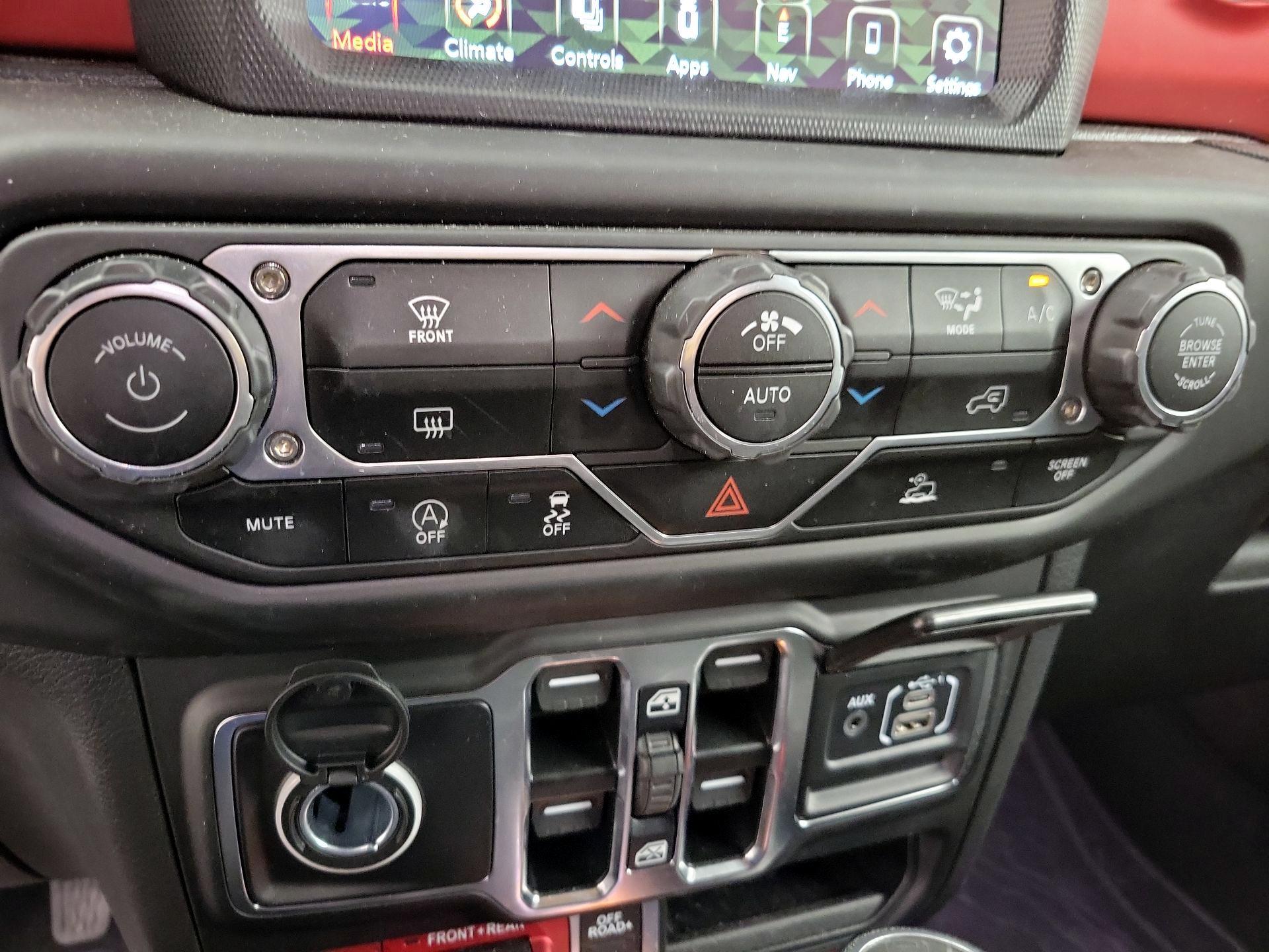 Thumbnail: 2023 Jeep Gladiator - 17