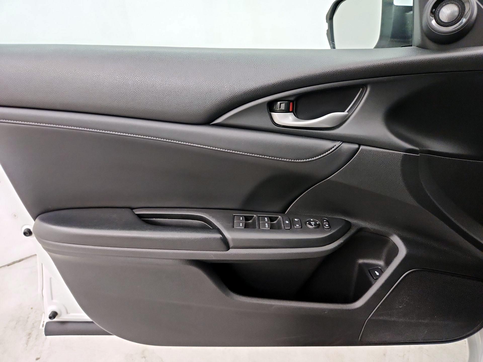 Thumbnail: 2019 Honda Insight - 12