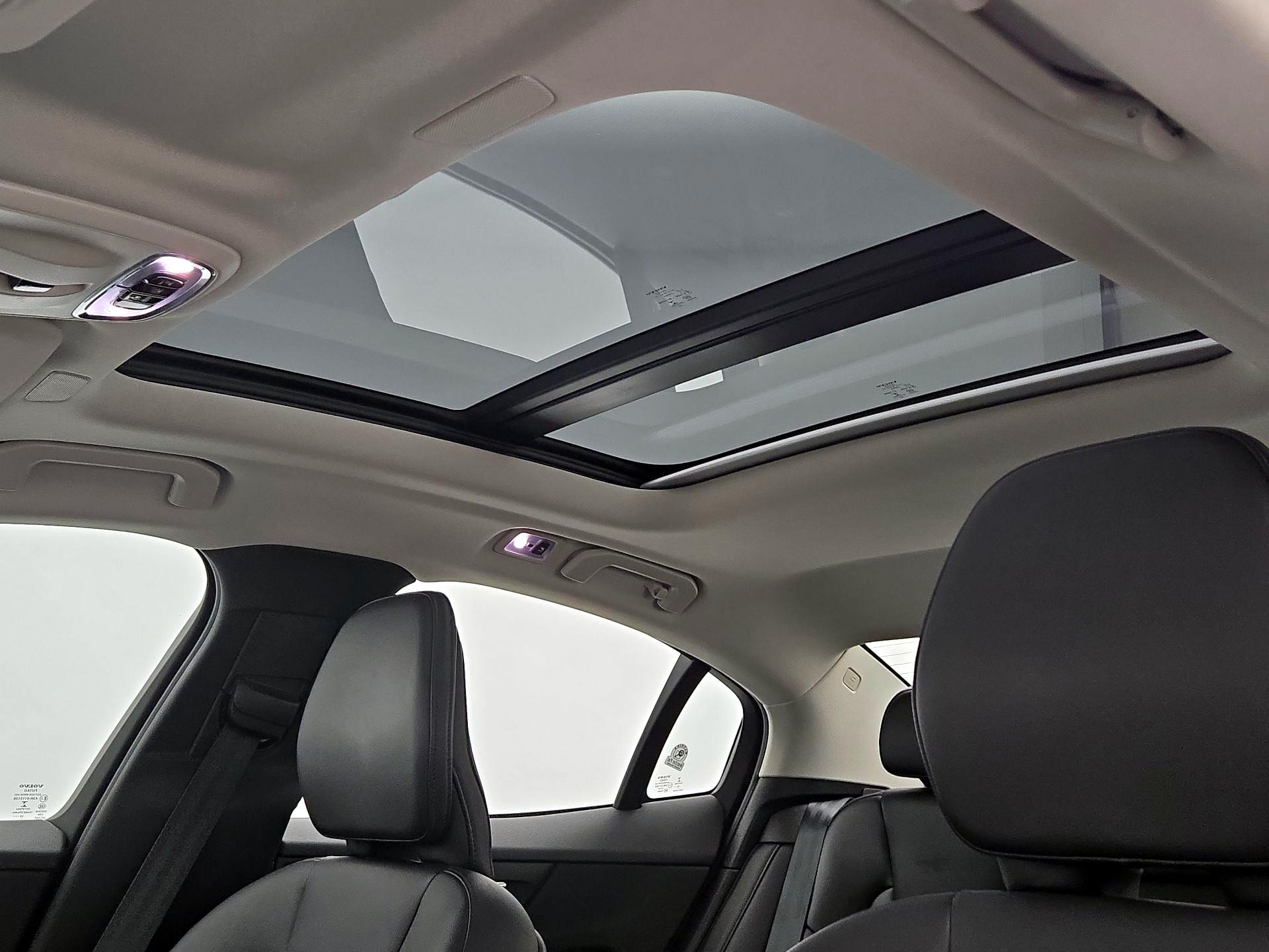 Thumbnail: 2021 Volvo S60 - 19