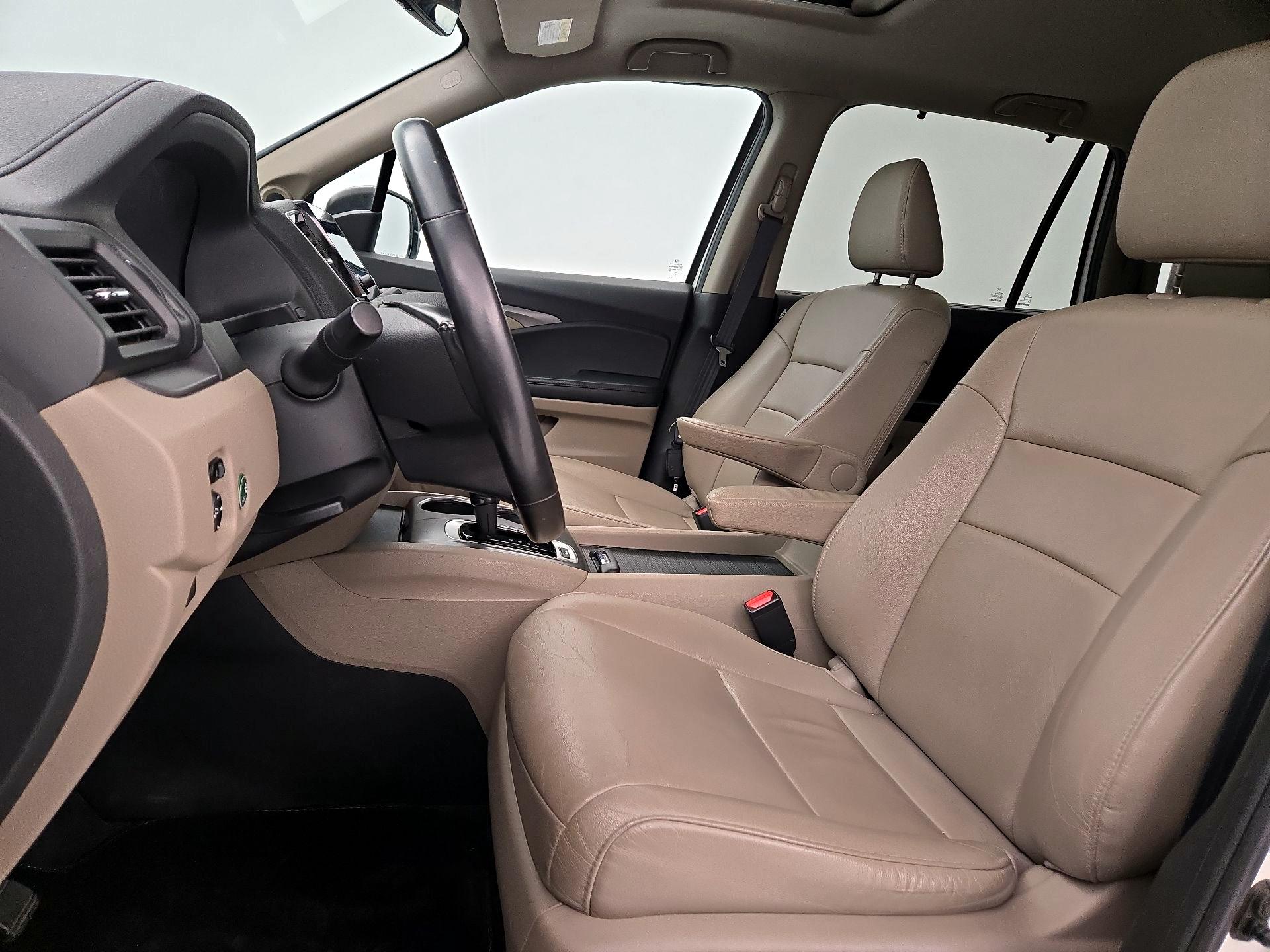 Thumbnail: 2019 Honda Pilot - 11
