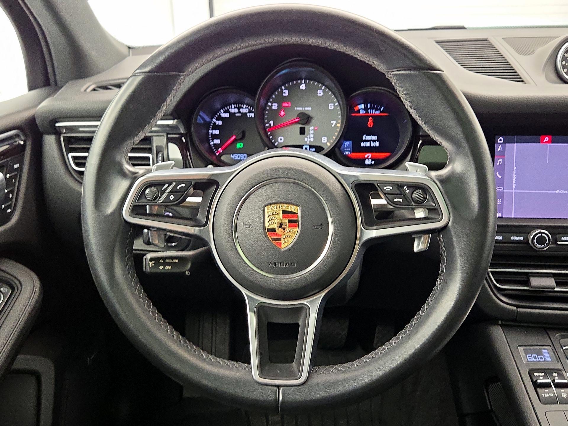 Thumbnail: 2021 Porsche Macan - 10
